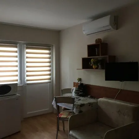 Melinda Apartman *